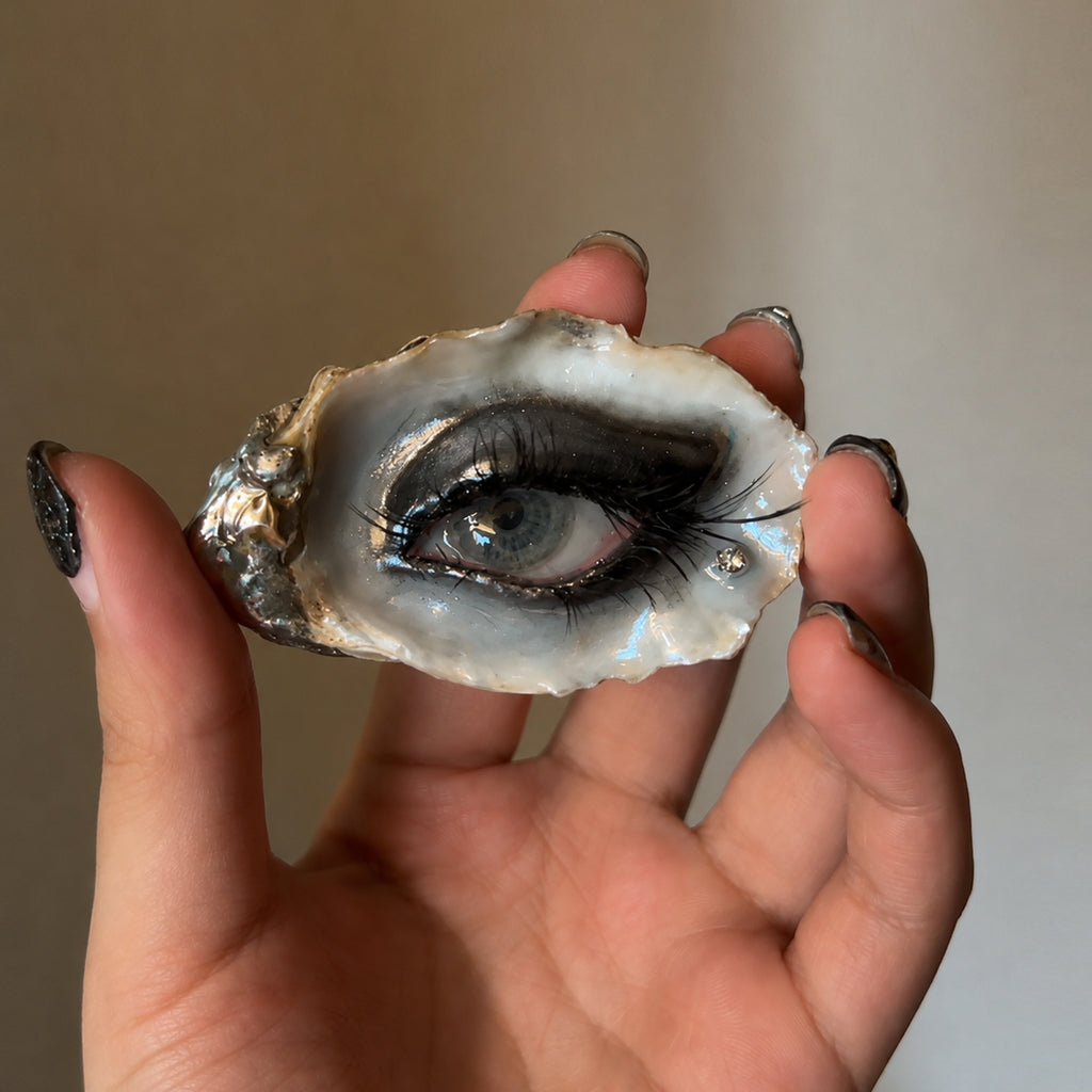 Lilith Veil: Black Smoky Oyster Eye