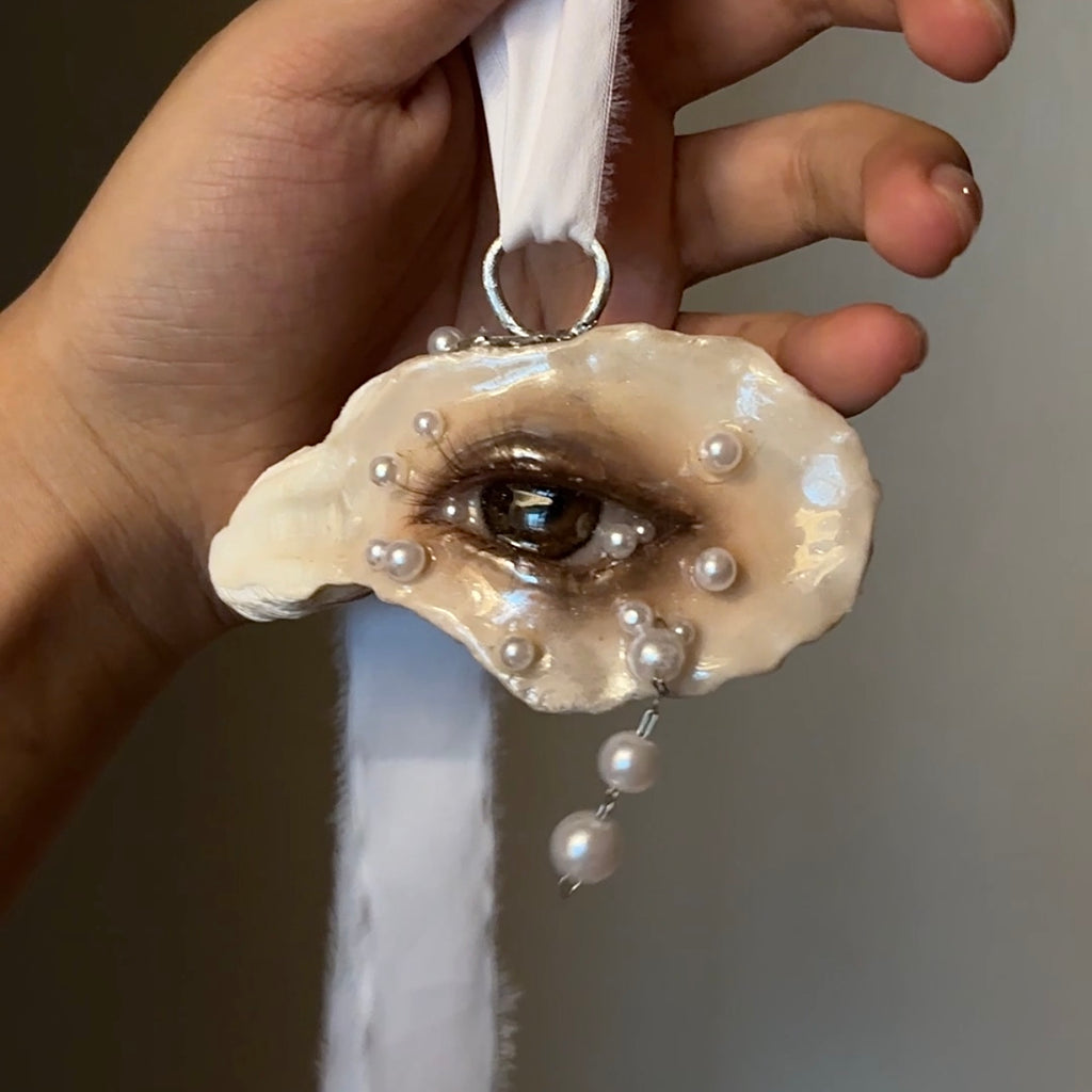 Lilith Veil: Mourning Pearl — Pearl Oyster Eye