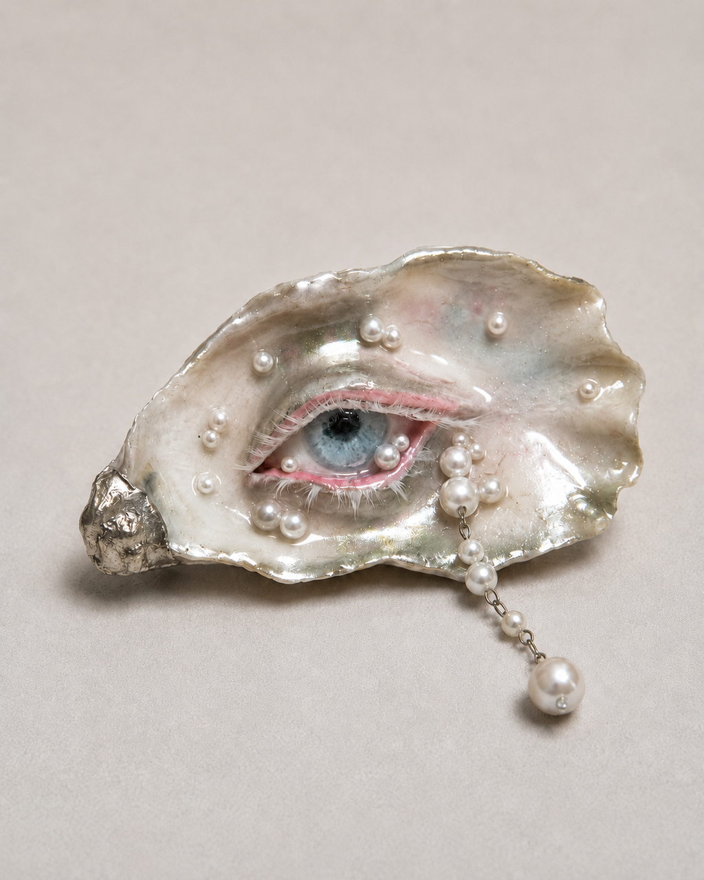 Blue Pupil Silver-Makeup — Pearl Oyster Eye