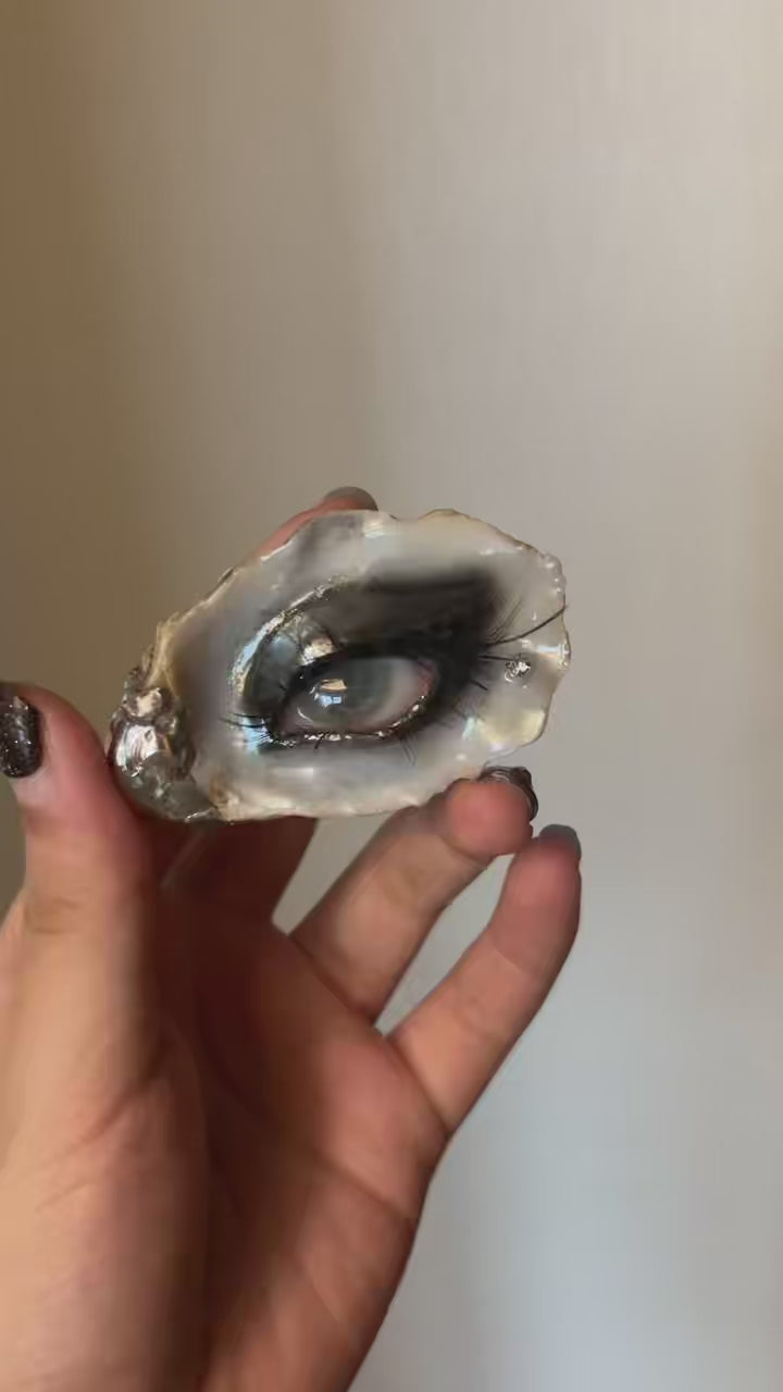 Lilith Veil: Black Smoky Oyster Eye