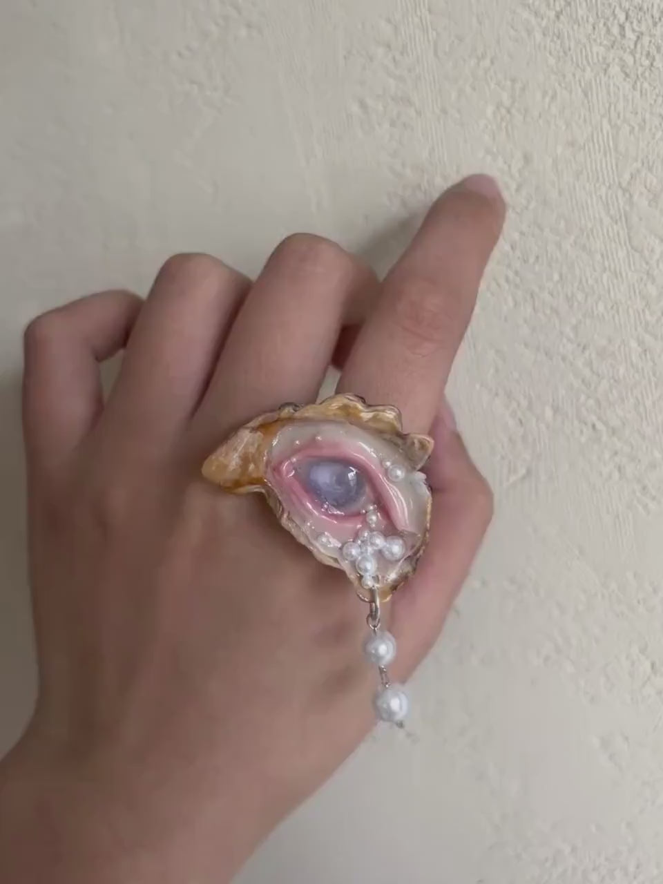 Shell Eye Statement Ring — Adjustable — product video