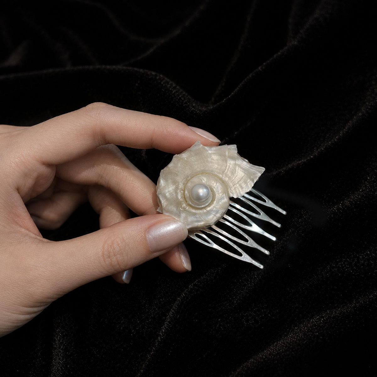 Natural Conch Shell Bridal Hair Comb — view 4