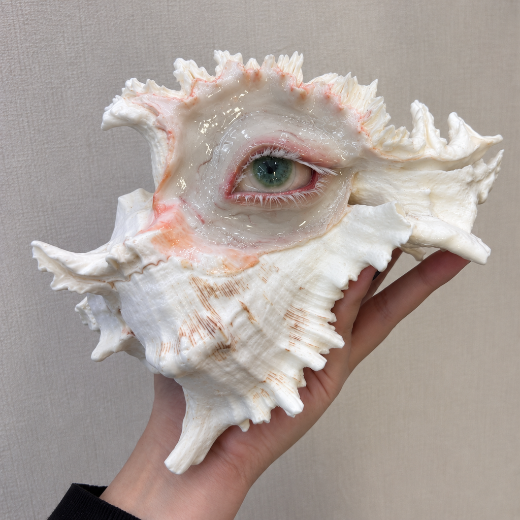 Verdant Gaze SF007-2 — angled view of the green eye and spiked shell