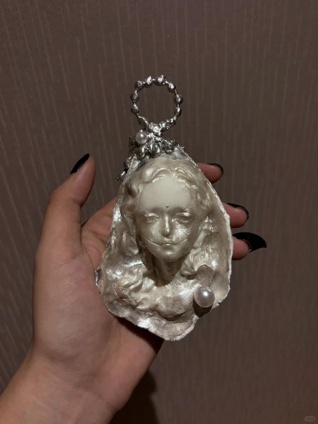 Oyster Baroque Sacred Icon — artwork and styling view 5