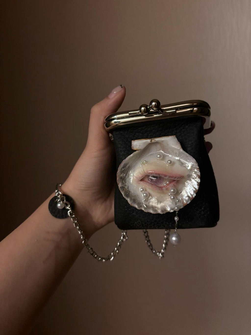 Oyster Eye Mini Crossbody — artwork and styling view 6