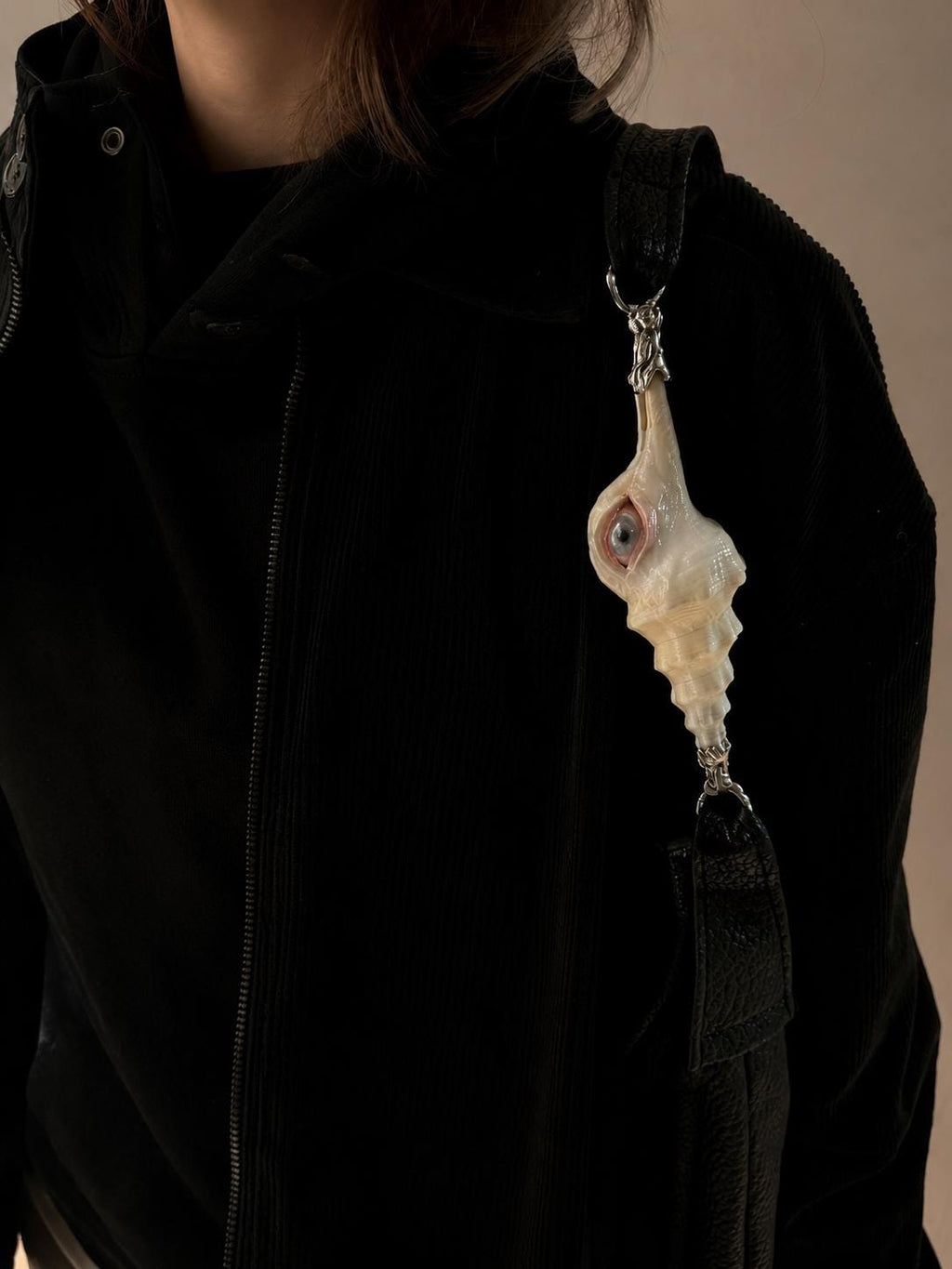 Long Conch Eye — artwork and styling view 5