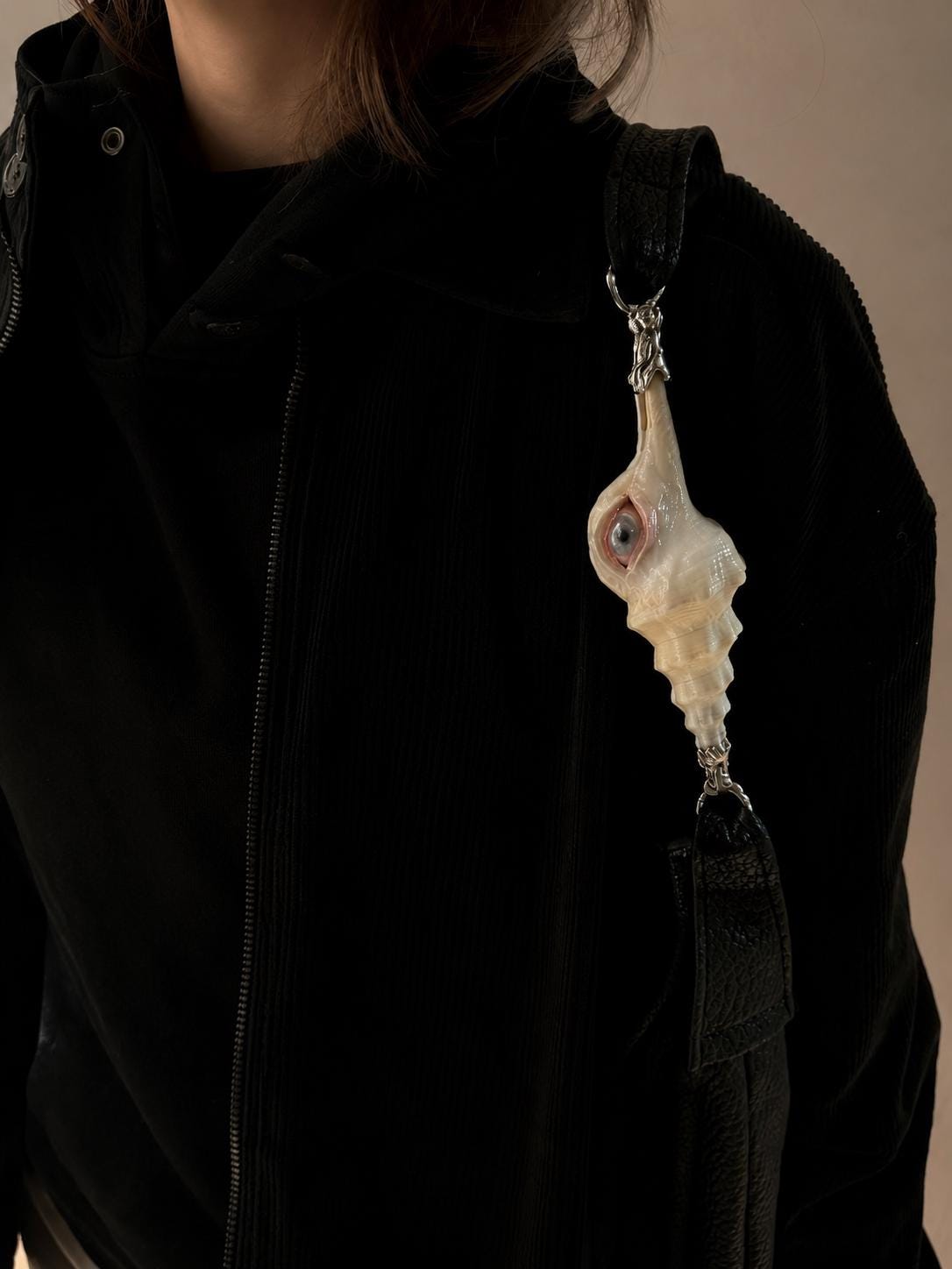 Long Conch Eye — artwork and styling view 5