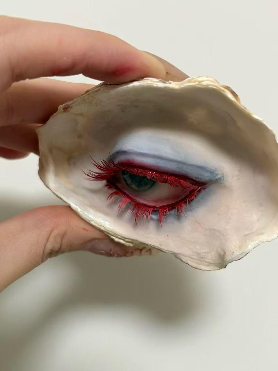 Red-Lash Oyster Eye — artwork and styling view 2