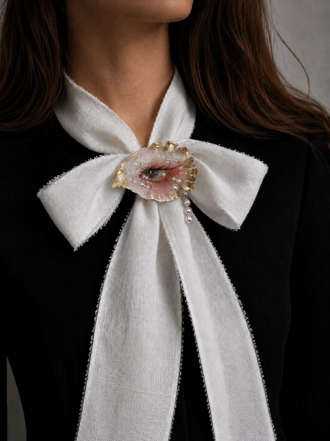 Gilded Oyster Eye — artwork and styling view 6