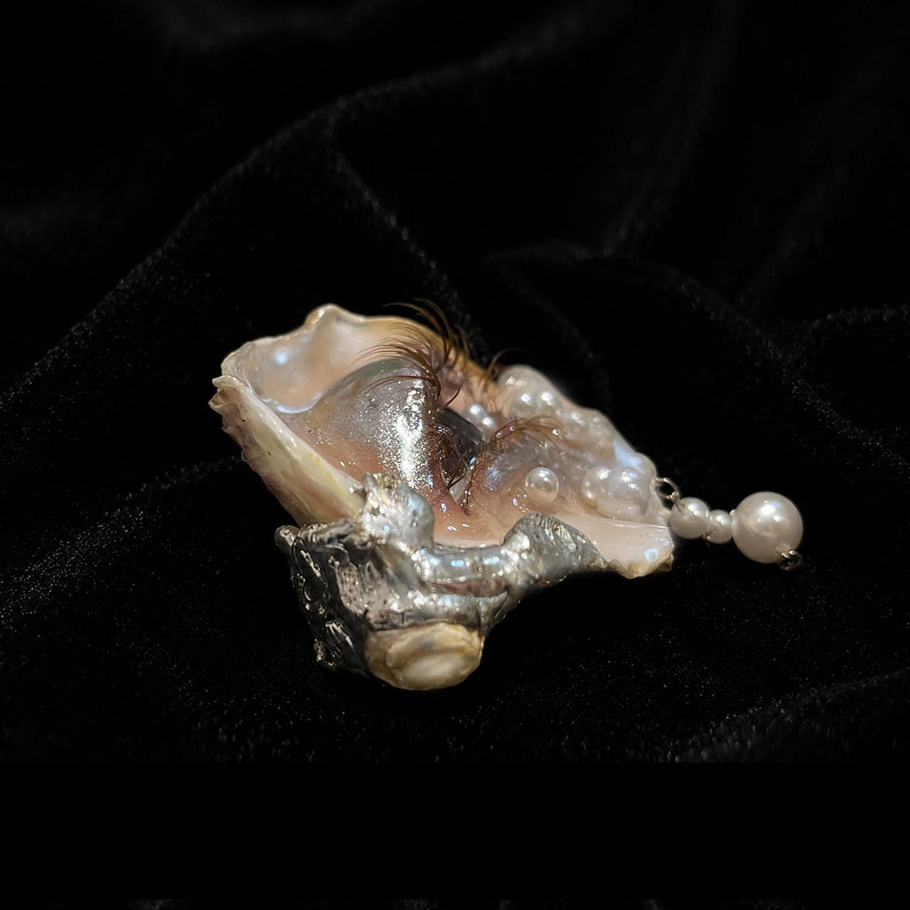 Brown Smoky Oyster Eye Brooch — view 3