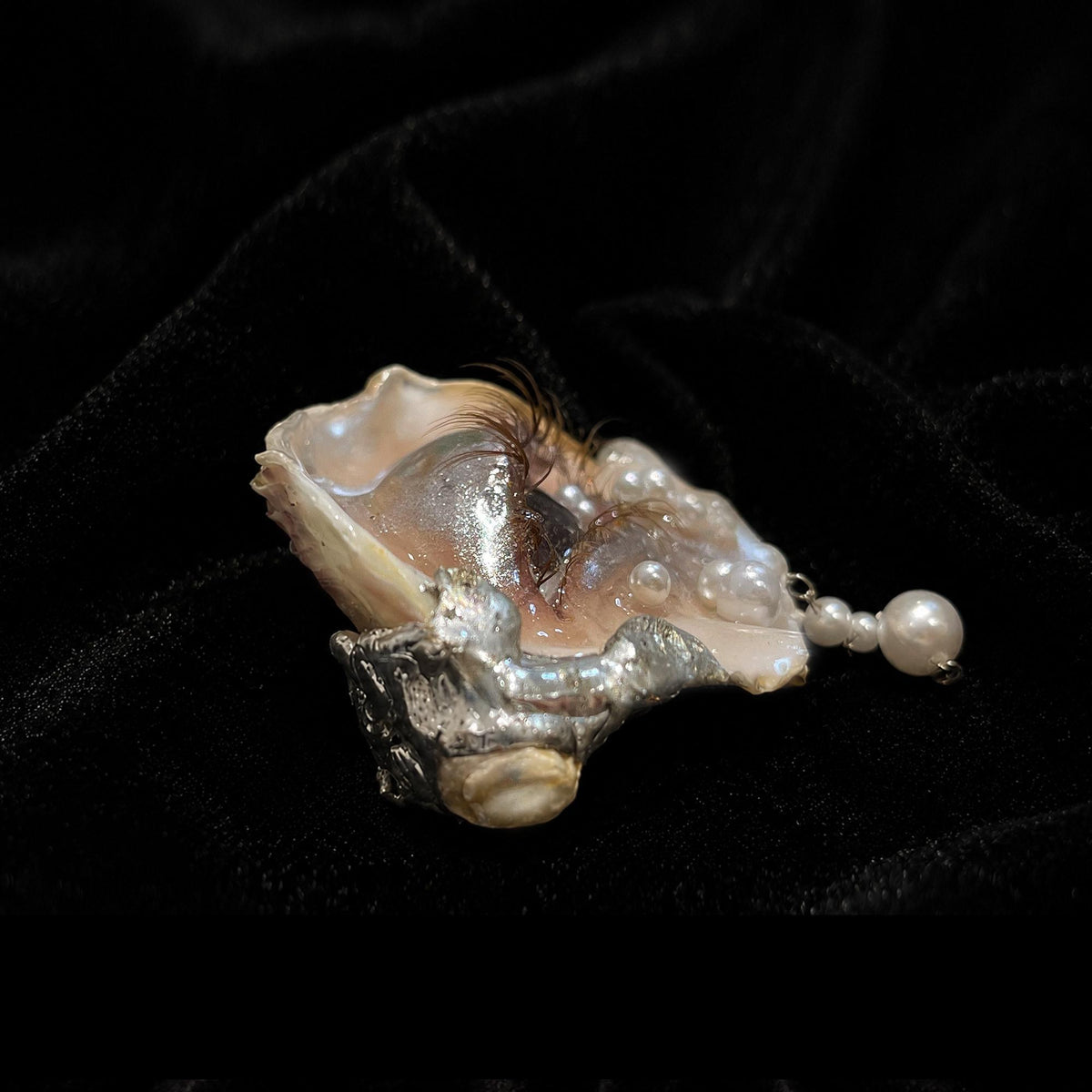 Brown Smoky Oyster Eye Brooch — view 3