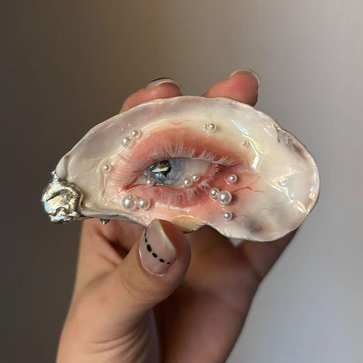 White-Lash Blue Oyster Eye — primary artwork view