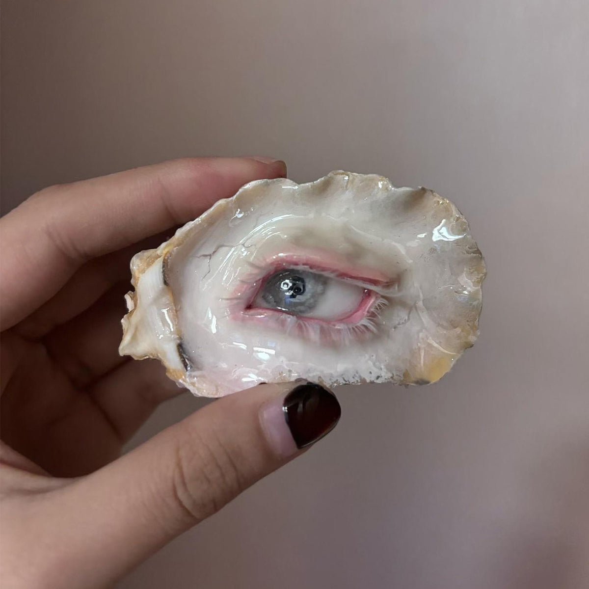 Pearl-Free White-Water Blue Eye — artwork and styling view 3