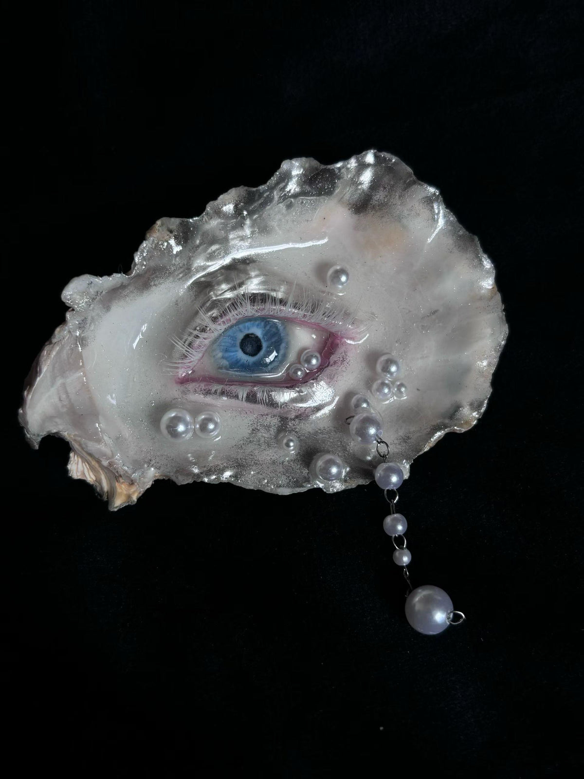 Pearl-Drop White-Water Blue Eye — artwork and styling view 3